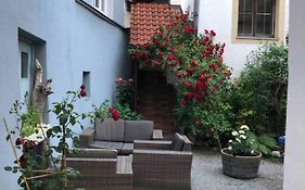 Im Rosenhof